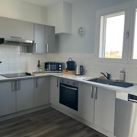 Сasa de vacaciones Maison Rénovée Avec Garage Et Jardin, Proche Centre -